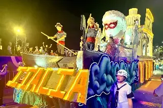 Con sólo 12 años, él es el DJ más joven del Carnaval de Veracruz