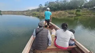 Habitantes acusan que dependen de una sola lancha para atravesar el río en Cazones, Veracruz