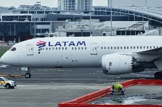 Avión aborta despegue para evitar choque con un helicóptero militar en Colombia