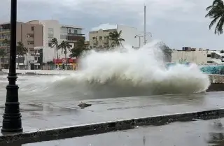 Alerta por norte en Veracruz: piden asegurar techos, evitar playas y extremar precauciones 