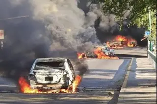 Narcobloqueos se extienden a 7 estados tras presunta muerte de 'El Mencho'