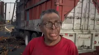 Es mi único sustento: así pedía transportista que no le quemaran su camión