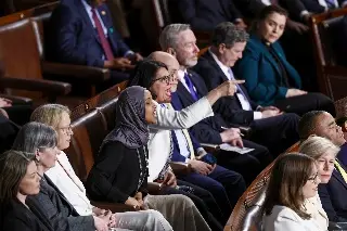 Demócratas gritan a Trump durante su discurso: 'Has matado a estadounidenses'