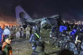 Al menos 15 muertos deja accidente de avión militar de carga en Bolivia, según bomberos