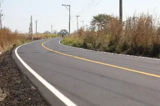 Rehabilitan carreteras en Soledad de Doblado 