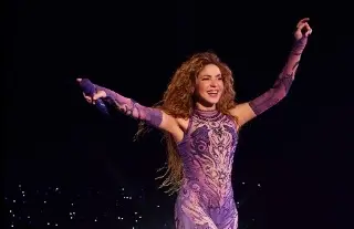 Acampan hasta 48 horas para ver gratis a Shakira en el zócalo de la CDMX