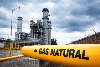Sube precio del gas natural cerca del 40% tras ataques en Irán