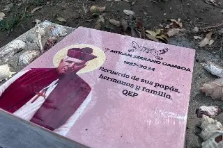 Colocan placa en memoria de reportera que fue atropellada por urbano en Veracruz
