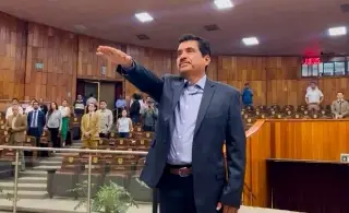 Edgar Díaz, suplente de Héctor Yunes Landa, rinde protesta como Diputado Local