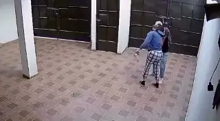 Mujer denuncia violencia física y sexual durante asalto a su casa en Toluca (+Video)