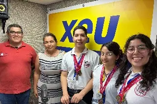 ¡Orgullo veracruzano! Alumnos ganan medalla de bronce en concurso de ciencia en Ecuador
