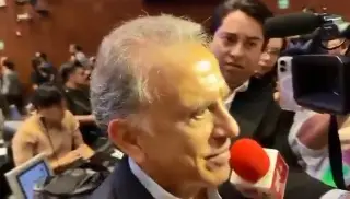 Yunes Linares reaparece en el Senado y evita hablar sobre apoyo a Morena: ‘Lo de ayer ya pasó’