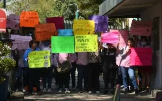 Padres de familia exigen a IMSS dar marcha atrás al cierre de la estancia infantil Papalote de Coatepec