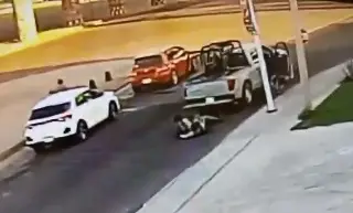 Marinos se caen durante enfrentamiento contra civiles armados en Sinaloa (+Video)