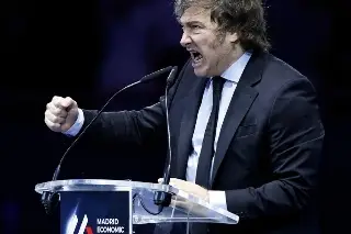 Milei llama a Pedro Sánchez 