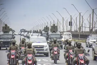 Despliegan más de 75.000 policías y militares por toque de queda en Ecuador