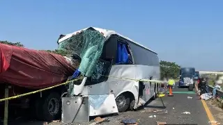 Deja 4 muertos accidente en carretera de Veracruz 