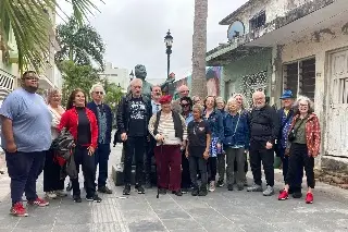 Músicos extranjeros visitan el Barrio de la Huaca en Veracruz