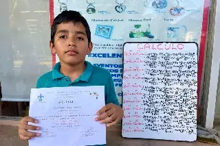 Axel, el niño genio de Veracuz, gana Olimpiada de Matemáticas; UV lo reconoce