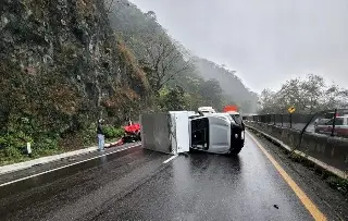 Tres accidentes en autopista Puebla-Orizaba causan caos vial