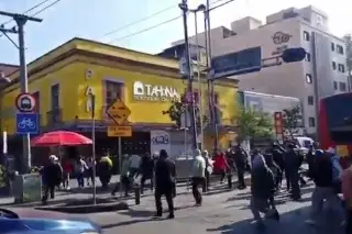 Desalojo termina en pelea y agresiones (+Video)