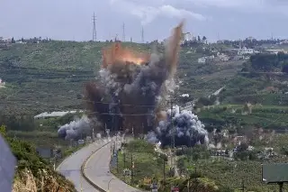 Ejército de Israel anuncia oleada de ataques contra puentes en el sur de Líbano 