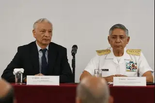 Pemex despliega apoyos a pescadores y atención médica en el sur de Veracruz