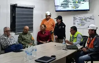 Mineros reciben oxígeno y agua mientras continúan las labores de rescate: Rocha Moya
