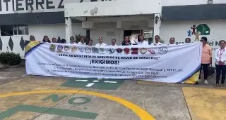 Trabajadores del Sector Salud del estado se manifiestan en Boca del Río 