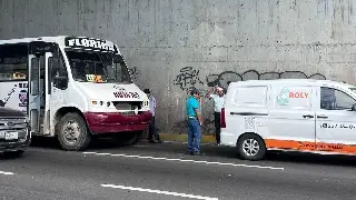 Camión choca en la cabeza Olmeca, en Veracruz