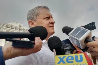 Esto pasó con trailero que se impactó contra caseta de La Antigua