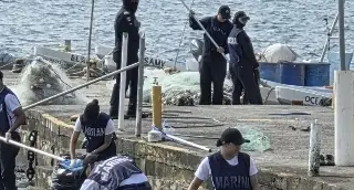Apoyarán con 15 mil pesos a pescadores tras derrame de petróleo