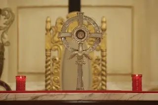 Exponen reliquia de la cruz de Cristo en Veracruz