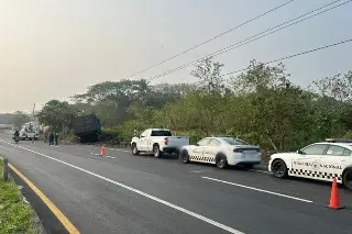 Cierre parcial en la carretera Libramiento Veracruz por accidente 