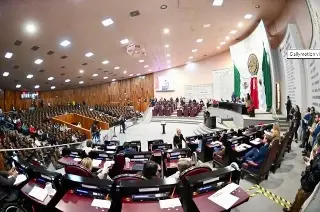 Diputados se retan a debatir en Plaza Lerdo en Xalapa, Veracruz 