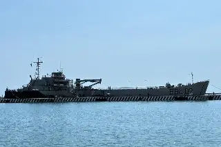 Buque de la Marina atraca en Veracruz: ¿llevará más ayuda a Cuba?