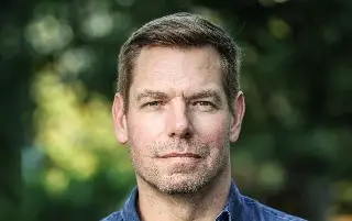 Fiscalía de Manhattan investiga a congresista de California acusado de agresión sexual