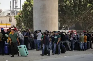 Jornaleros mexicanos cruzan a EU para la cosecha agrícola entre temor y necesidad