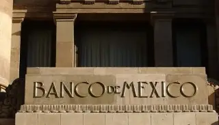 ¿Por qué Banxico bajó su tasa de interés cuando subió la inflación? Esto dice Ecomista