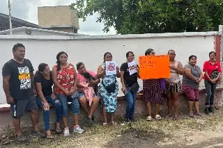 Padres de la escuela Gabriela Mistral de manifiestan, acusan represalias 