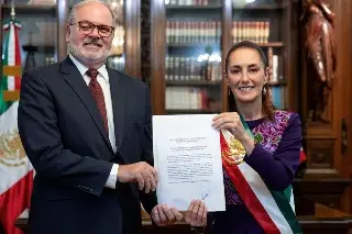 Presenta embajador de Cuba cartas credenciales a Sheinbaum; se reúnen en Palacio Nacional