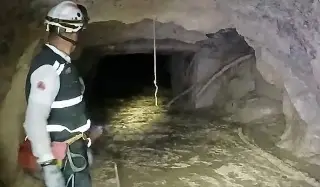 Continúan con la búsqueda de último trabajador atrapado en mina en Sinaloa