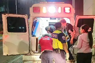 Cae trabajadora desde el tercer piso de Plaza Américas en Boca del Río 