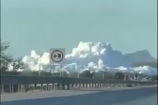 Un lesionado por volcadura de pipa cargada de gas con material peligroso en autopista 