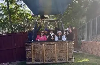 Video: Globo aterriza en patio de casa; así reaccionó dueño