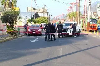 Muere dentista dentro de su auto frente a primaria en Mendoza