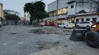 Limpian basurero clandestino en Veracruz y así pagará el dueño del terreno 