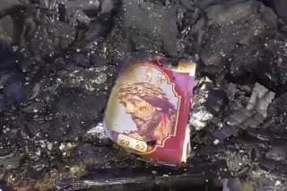 Muere calcinada en incendio de su casa; sus imágenes religiosas quedan intactas (+Video)