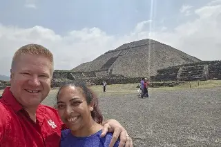Capitán de Bomberos de Houston y su esposa atendieron a víctimas de balacera en Teotihuacán