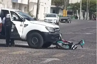 Camioneta de seguridad privada que trasportaba dinero chocó contra moto en Veracruz